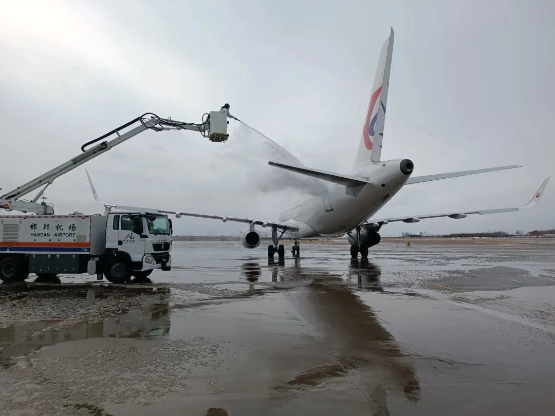 邯郸交投集团全力除雪保畅温暖回家路